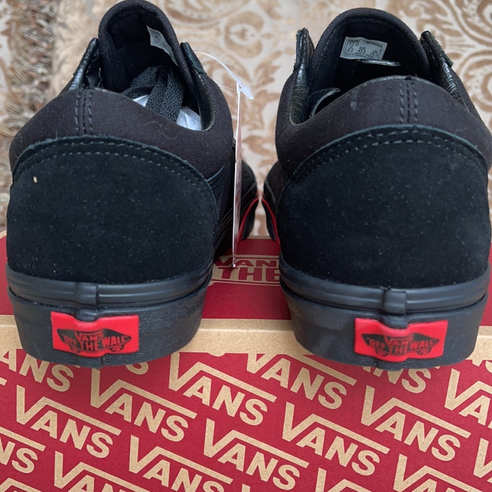 Vans Men’s Old Skool
(Flame Wall) Black/Black
VN0A38G1Q8Q
Sneakers - Picture 14 of 16